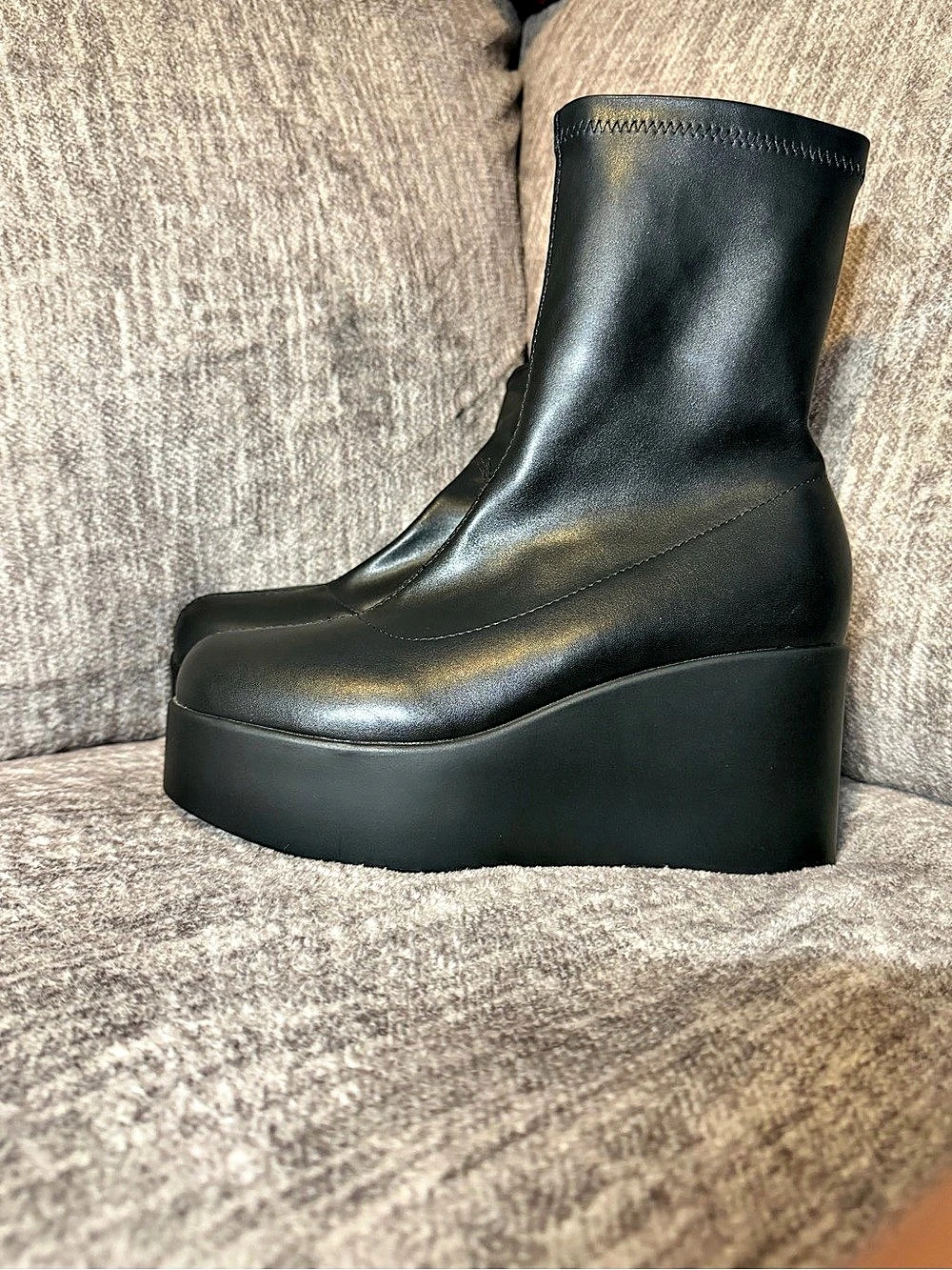 Raid Platform Ankle Boots in Black Like New
